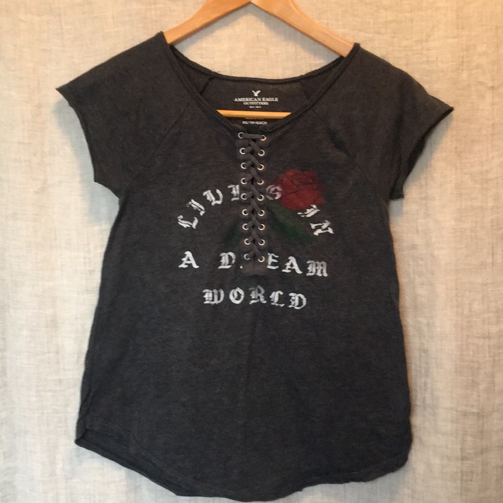 American Eagle T-shirt  living in a dream world